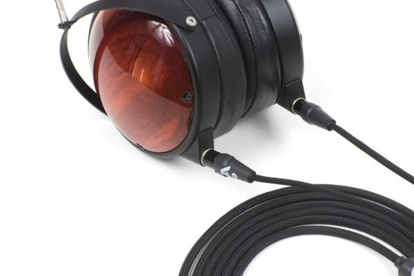 recenzja-kabla-sluchawkowego-audionum-05.jpg AF Audionum - kabel do słuchawek Audeze / Kennerton / Meze / ZMF (2x mXLR 4-pin, SE/BAL)